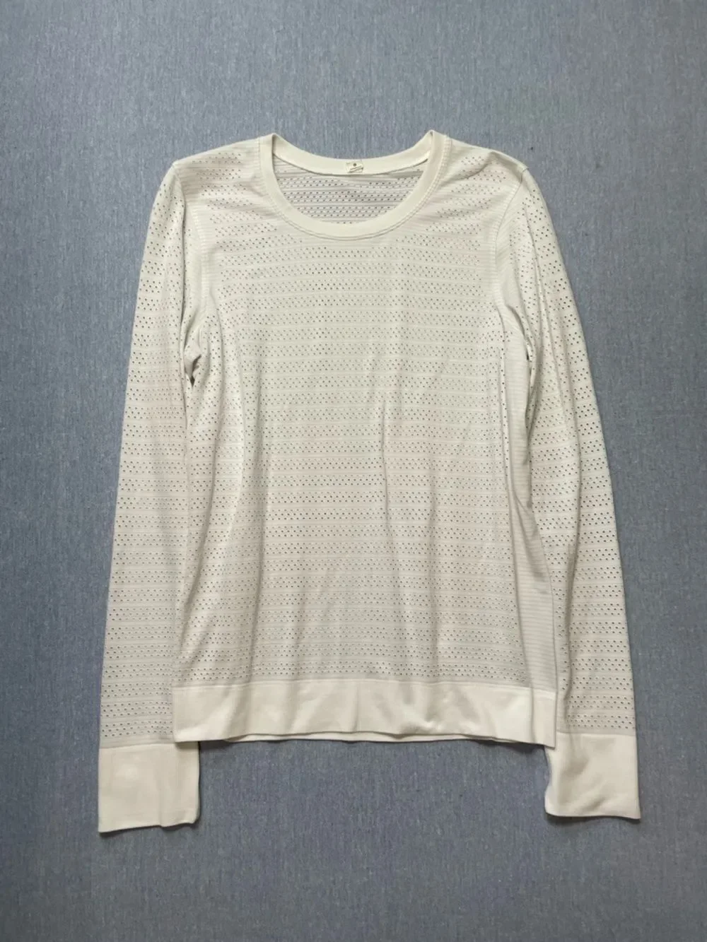 Lululemon Swiftly Breathe Long Sleeve Squad Size 8 White